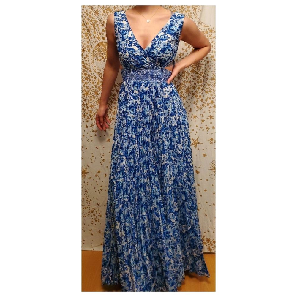 Va Va Voom Floral Blue Maxi Short Sleeve Dress